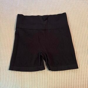 Colsie Black Ribbed Seamless High Waisted Biker Shorts